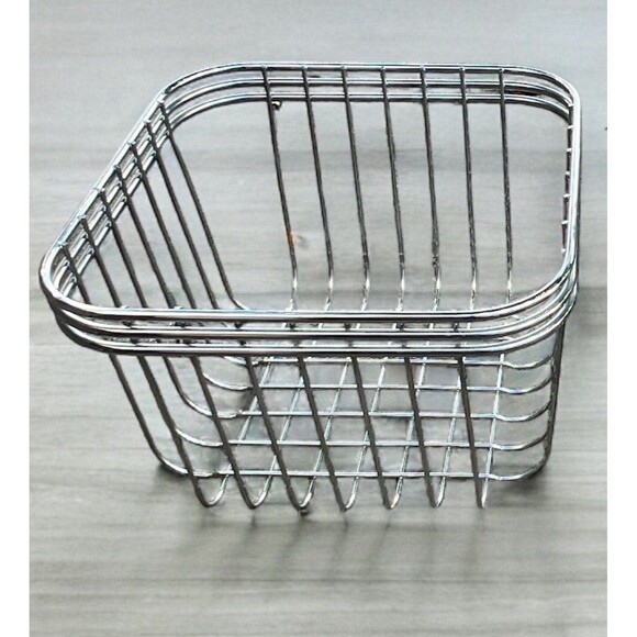 Electra Stainless Wire Pannier Baskets - Picture 2 of 4